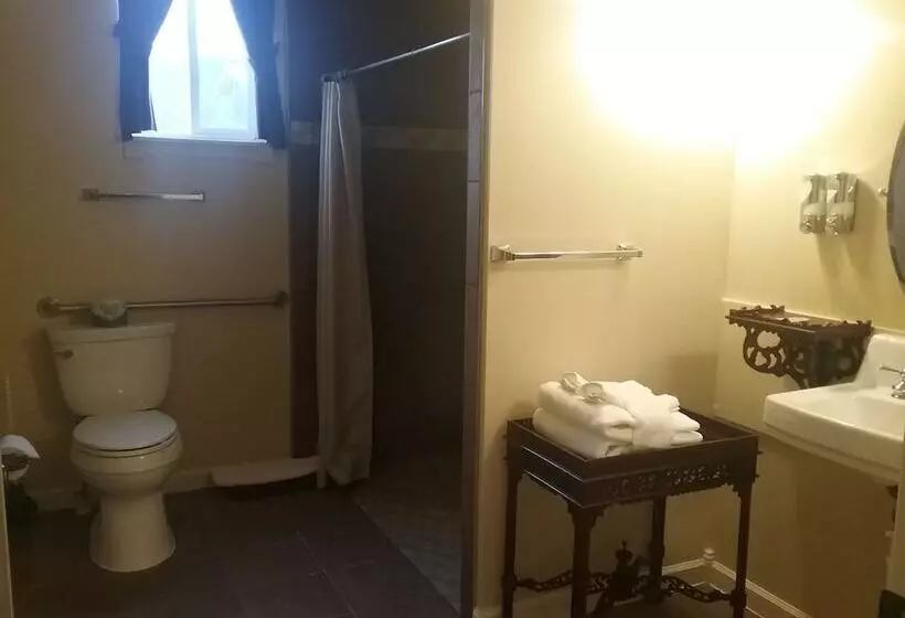 ホテル Lions Gate Manor