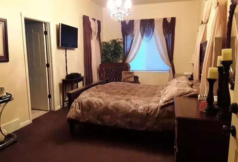ホテル Lions Gate Manor