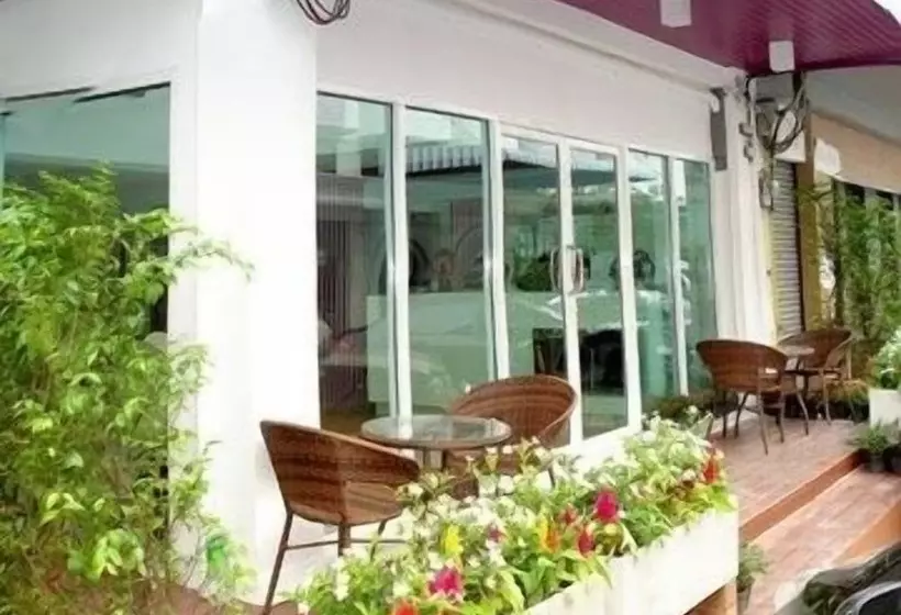 هتل Nantra Ekkamai