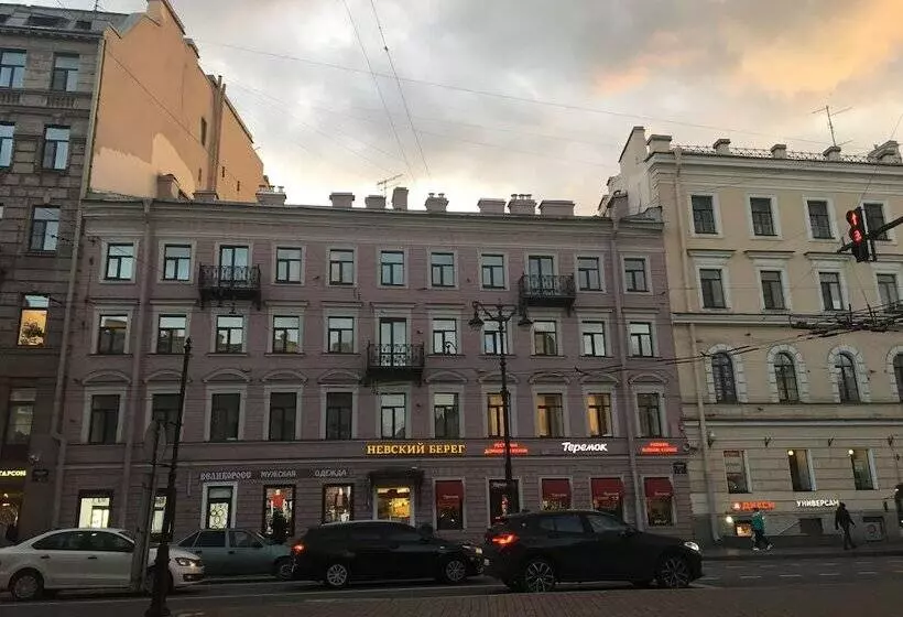 هتل Nevsky Bereg 93