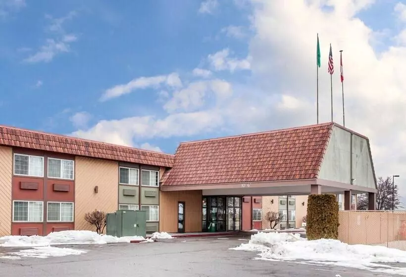 בית מלון כפרי Quality Inn & Suites Okanogan Omak