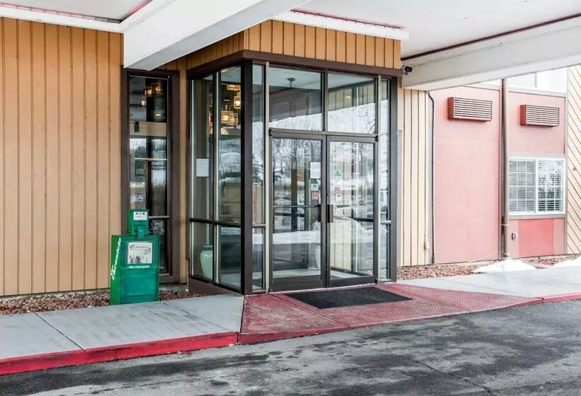 בית מלון כפרי Quality Inn & Suites Okanogan Omak