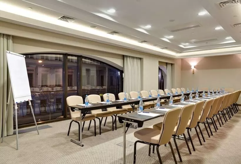 Radisson Blu Hotel, Kyiv Podil City Centre