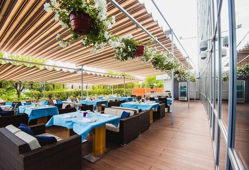 Hotel Ramada Encore Kyiv