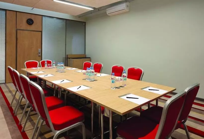 Szálloda Ramada Encore Kyiv