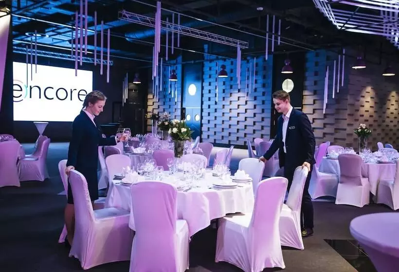 Szálloda Ramada Encore Kyiv