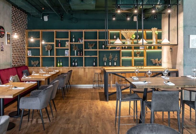 Hotel Ramada Encore Kyiv