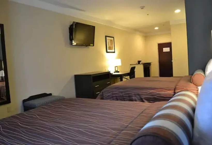 Отель Red River Inn And Suites