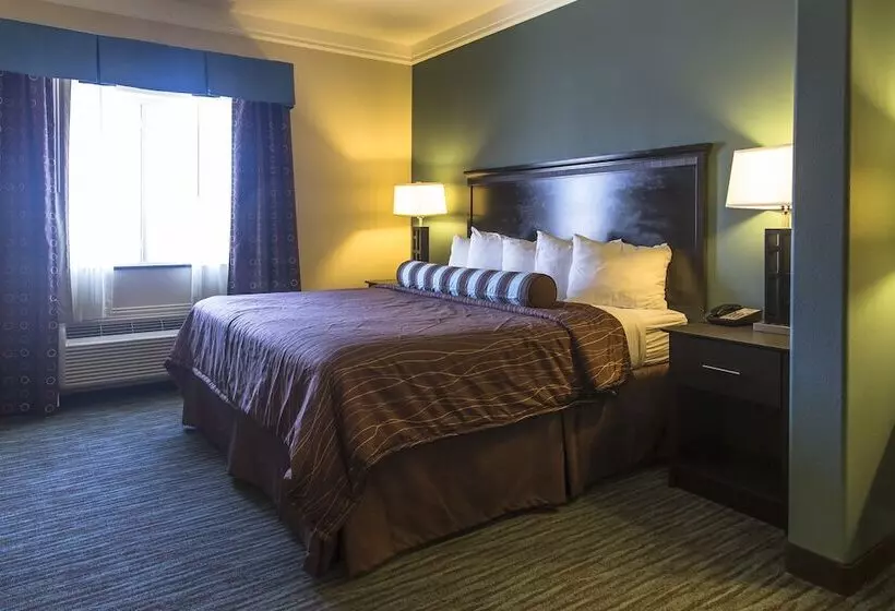 Отель Red River Inn And Suites