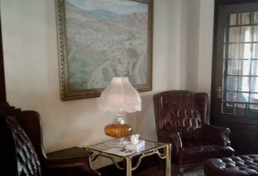 Отель Riverside Hot Springs Inn & Spa Adults Only