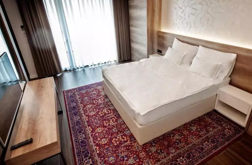 هتل Villas And Apartments Oaza