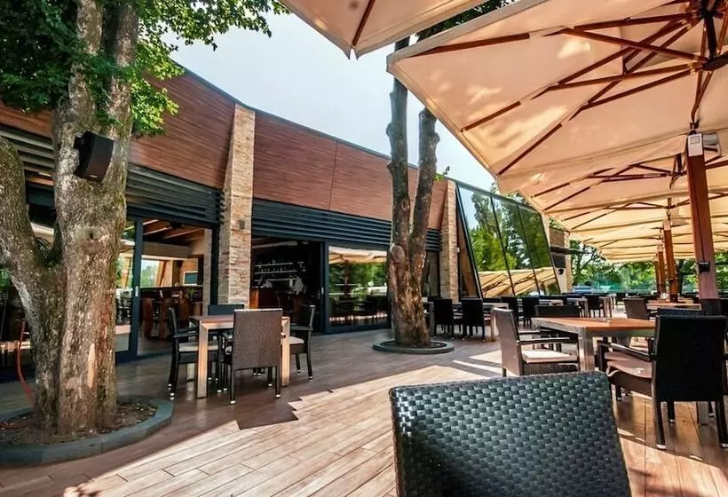 هتل Villas And Apartments Oaza