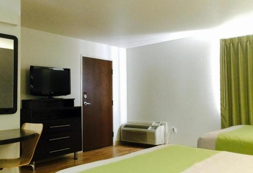 Отель Studio 6orange, Tx