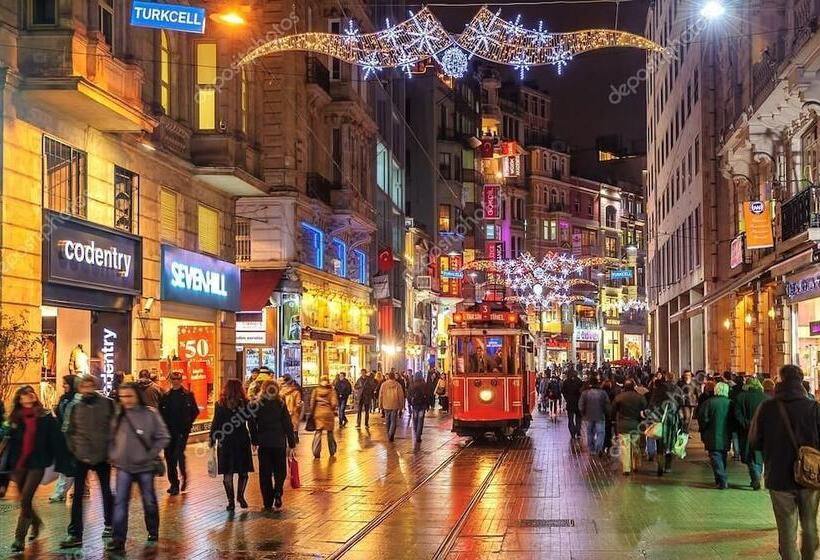 ホテル Taksim Line