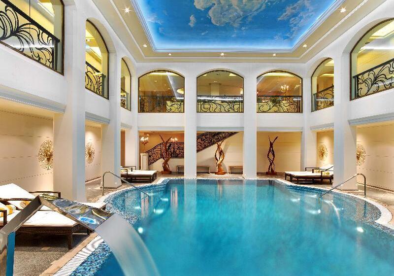 בית מלון כפרי The St. Regis Moscow Nikolskaya