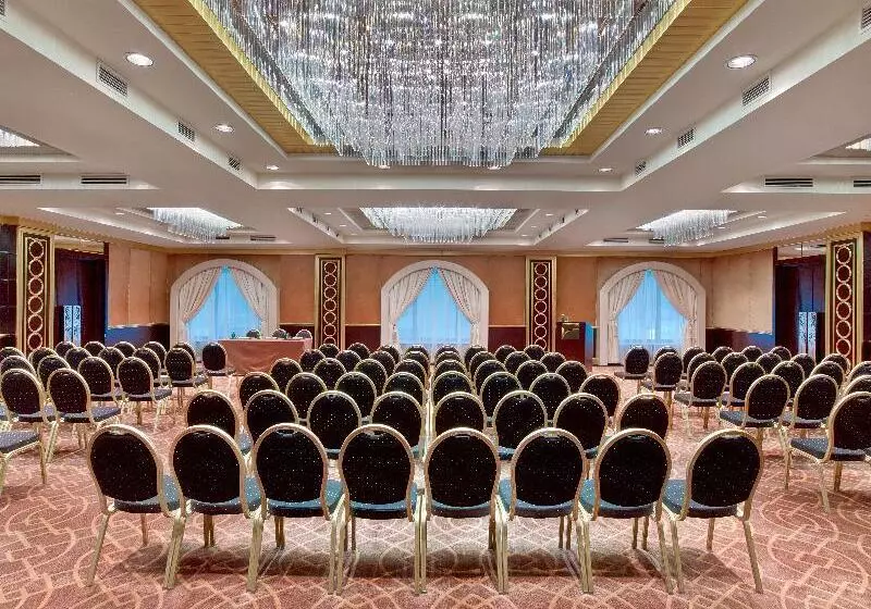 酒店 The St. Regis Moscow Nikolskaya