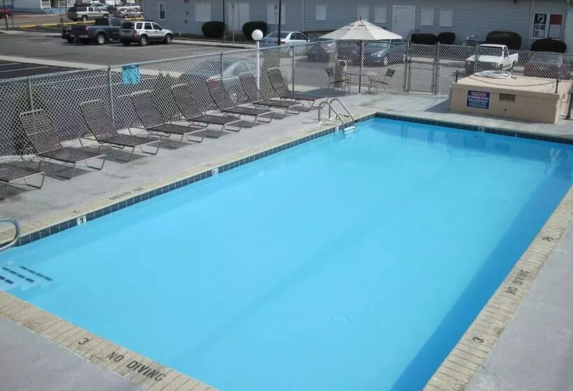 Kings Arms Motel