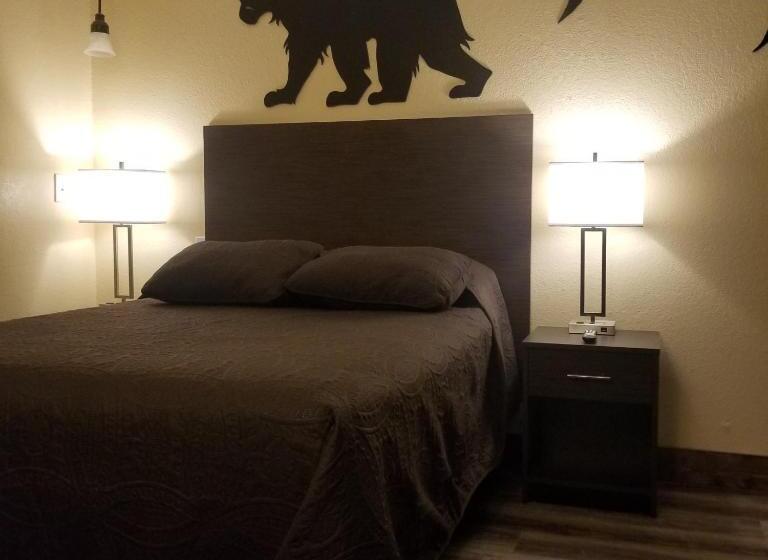 فندق على الطريق Frontier Lodge