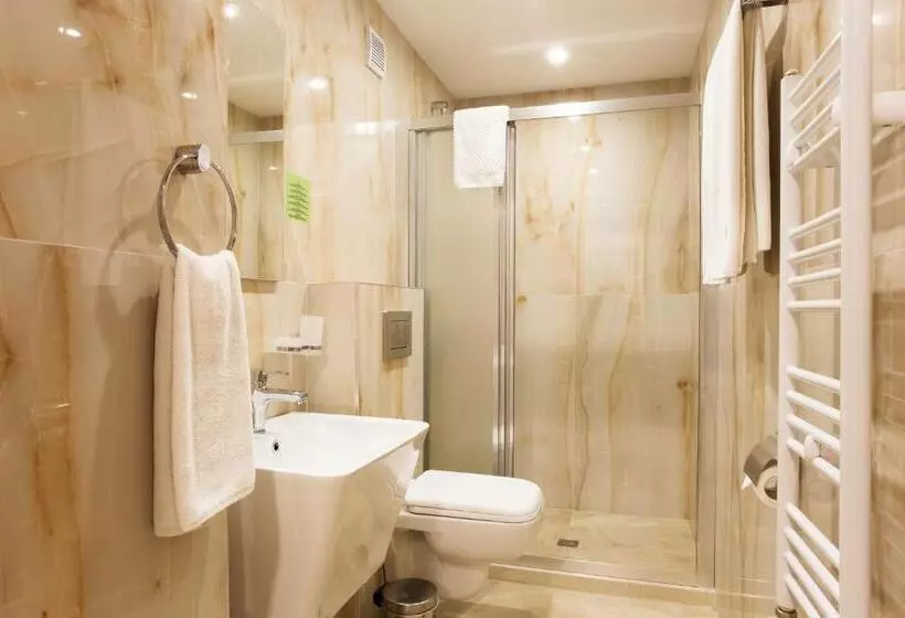 Sofia Place Hotel By Hmg