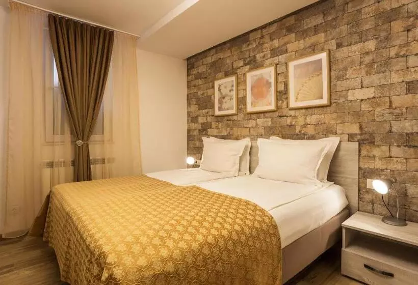 Sofia Place Hotel By Hmg