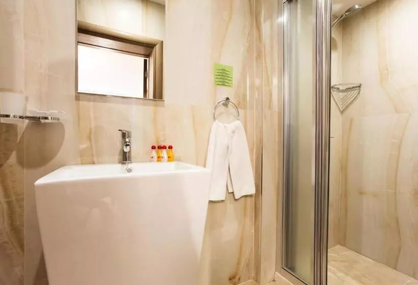 Sofia Place Hotel By Hmg