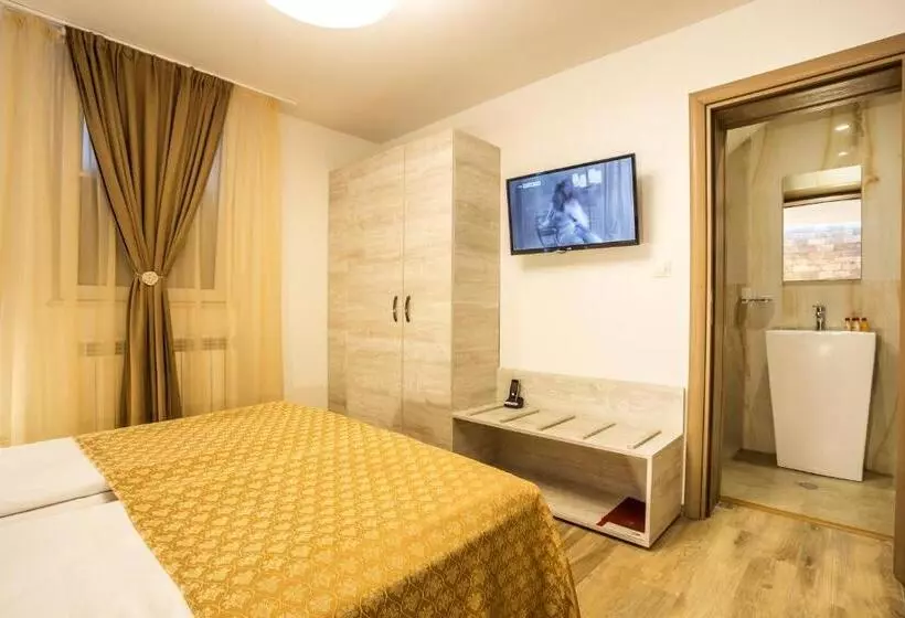 Sofia Place Hotel By Hmg