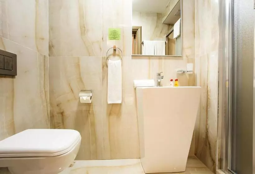 Sofia Place Hotel By Hmg