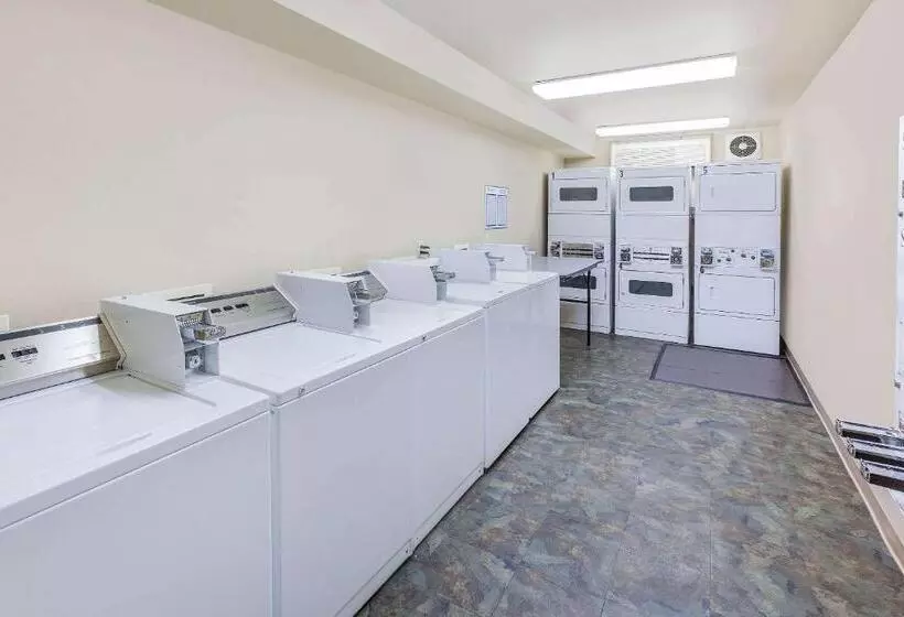 Woodspring Suites Ankeny Des Moines