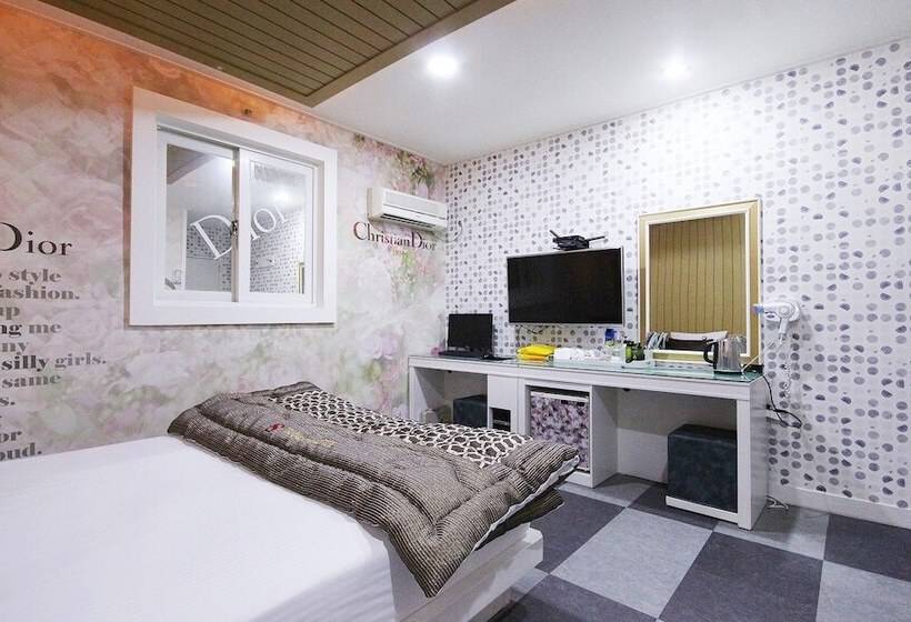 Мотель Gimcheon S