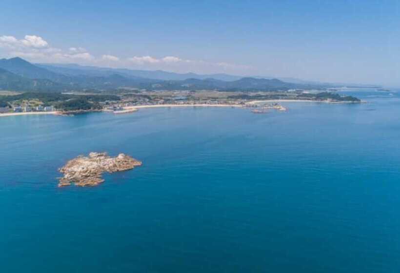 Пансион Goseong Croton Pool Villa