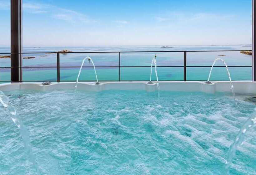 Пансион Goseong Croton Pool Villa