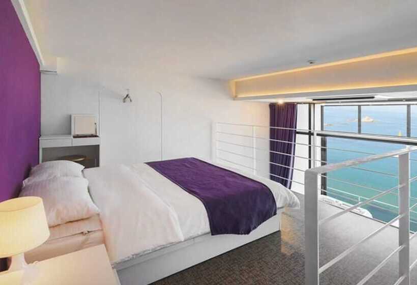 Пансион Goseong Croton Pool Villa