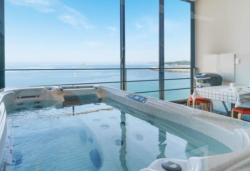 Пансион Goseong Croton Pool Villa