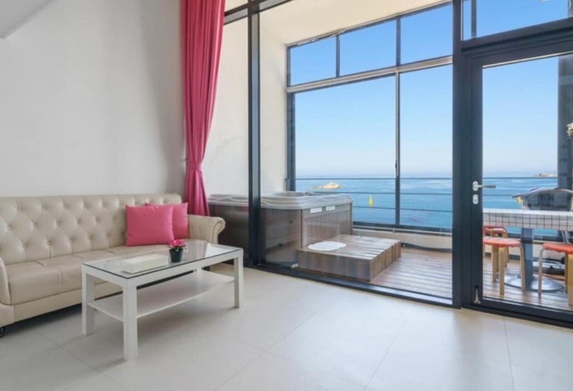 Пансион Goseong Croton Pool Villa