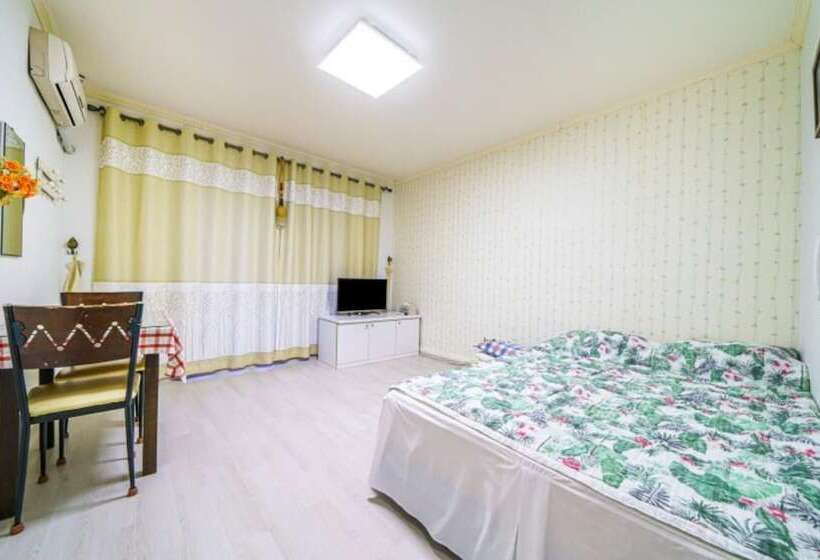 Yangyang Seorakdaemunteo Pension