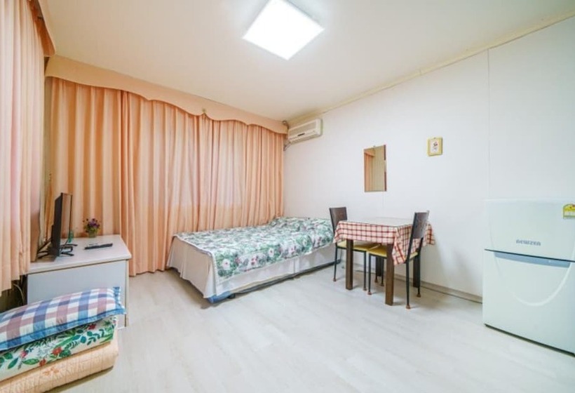 Yangyang Seorakdaemunteo Pension