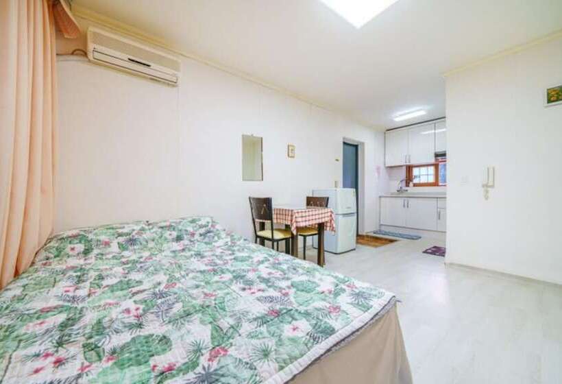 Yangyang Seorakdaemunteo Pension