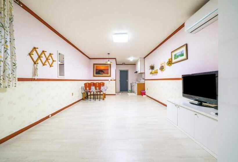 Yangyang Seorakdaemunteo Pension