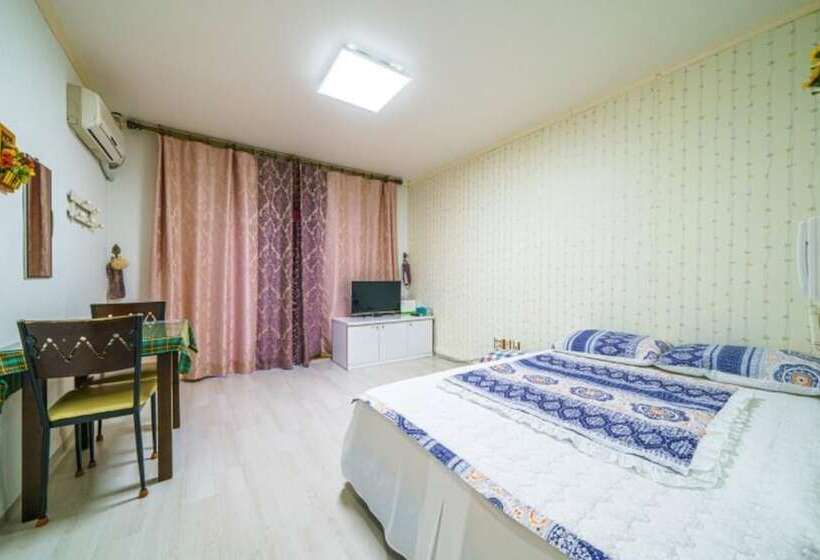 Yangyang Seorakdaemunteo Pension