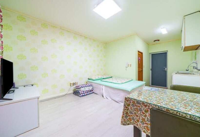 Yangyang Seorakdaemunteo Pension