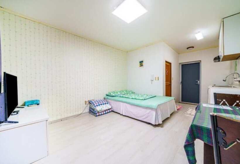 Yangyang Seorakdaemunteo Pension