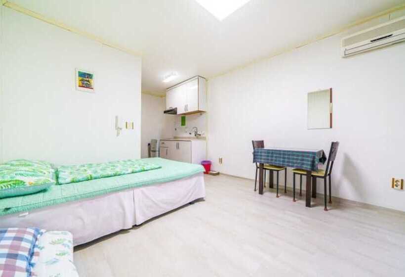 Yangyang Seorakdaemunteo Pension