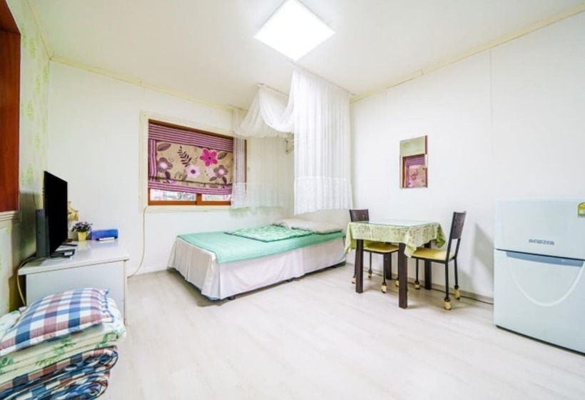 Yangyang Seorakdaemunteo Pension