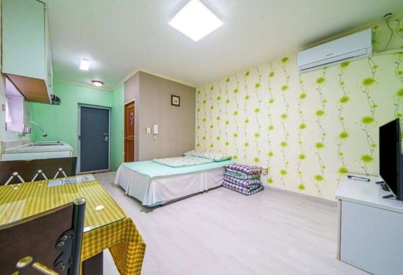 Yangyang Seorakdaemunteo Pension