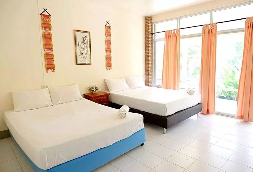 Hotelli Baan Lung Yod Resort Keangkrachan