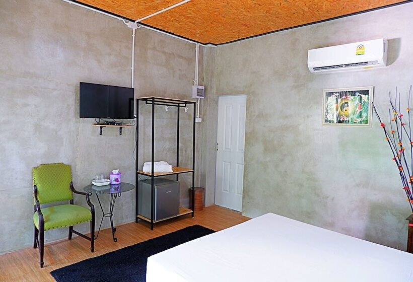 בית מלון כפרי Baan Lung Yod Resort Keangkrachan