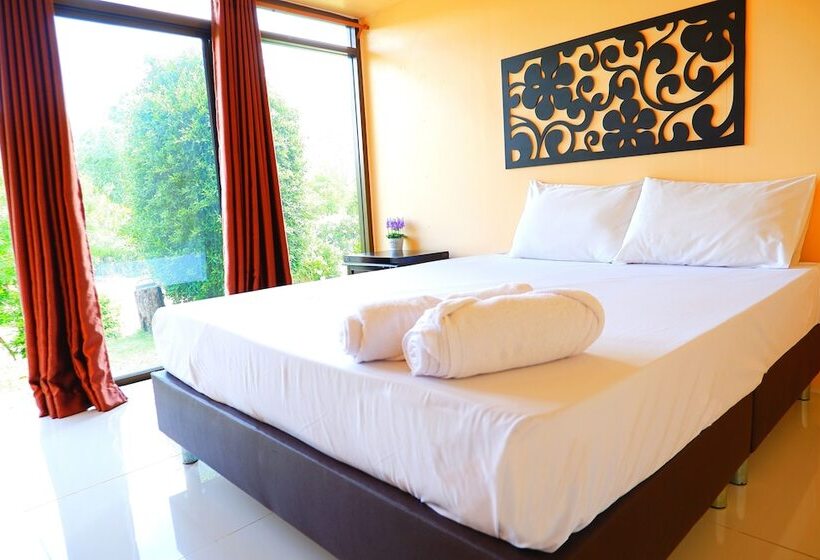בית מלון כפרי Baan Lung Yod Resort Keangkrachan