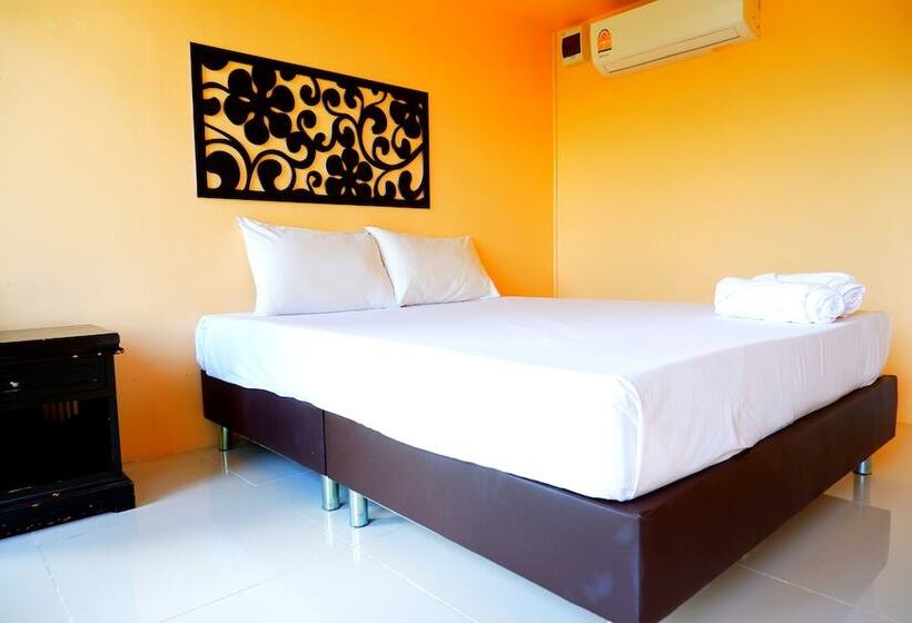 בית מלון כפרי Baan Lung Yod Resort Keangkrachan