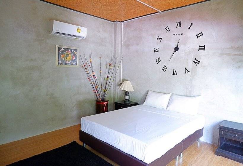 בית מלון כפרי Baan Lung Yod Resort Keangkrachan