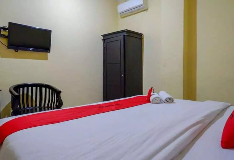 Hotelli Reddoorz Near Citraland Waterpark Kendari